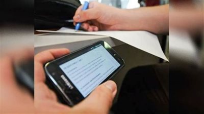 التعليم: رصد 7 حالات غش خلال امتحانات الثانوية العامة باستخدام الهاتف المحمول