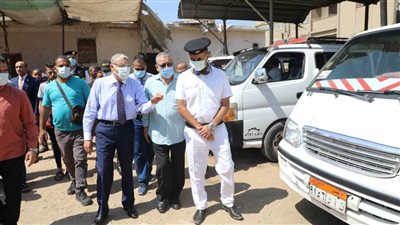 محافظ المنيا يواصل جولاته لمتابعة التزام السائقين بالتعريفة الجديدة للمواصلات بمواقف السيارات بأبوقرقاص