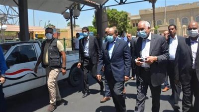 وزير التنمية المحلية ومحافظ الجيزة يتفقدان مواقف المريوطية والجيزة