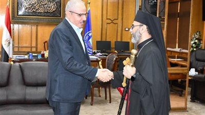 مطران الأقباط الكاثوليك لمدن القناة وسيناء يُقدم التهنئة لرئيس جامعة قناة السويس بمناسبة عيد الأضحى