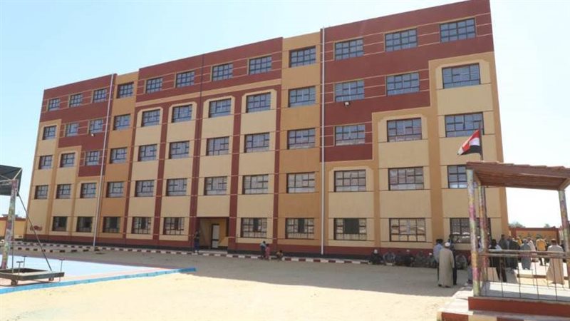 افتتاح مدارس جديدة