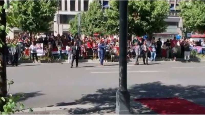 احتفاء بالغ من الجالية