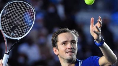 الروسي دانييل ميدفيديف يحافظ على صدارة التصنيف العالمي للتنس