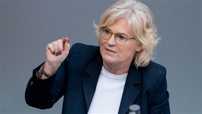 وزيرة الدفاع الألمانية: ممتنون لاستضافة مصر 6 ملايين لاجئ وتمتعهم بنفس حقوق المواطنين المصريين 