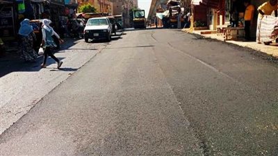 استكمال أعمال رصف شارع 