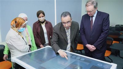 رئيس وفد الاتحاد الأوروبي يزور فرع الأكاديمية العربية بمدينة العلمين الجديدة 