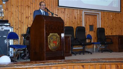 رئيس جامعة سوهاج يشهد حفل ختام معسكر لإعداد قادة الكشافة والمرشدات بالتربية الرياضية