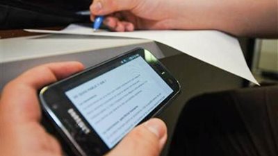 التعليم: إلغاء جميع امتحانات الطالب المشارك في واقعة الغش بامتحان الفيزياء وإحالة والده للنيابة