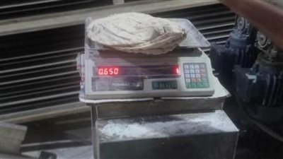 ضبط ٦ مخابز قاموا بالتصرف في ١٤٥ شيكارة دقيق بالسوق السوداء بالبحيرة