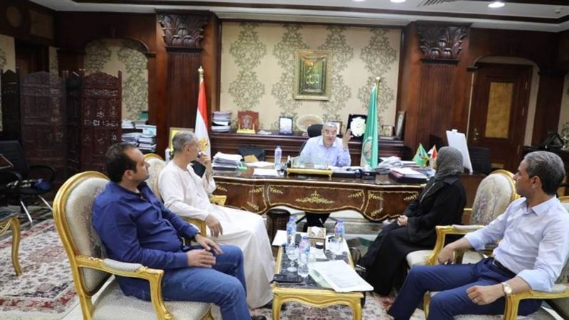 محافظ المنيا مع النواب