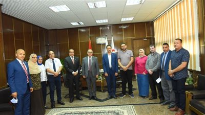 رئيس جامعة أسيوط يفتتح وحدة ميكنة الدراسات العليا بكلية الطب