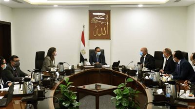 رئيس الوزراء يتابع موقف عدد من المشروعات التي يتم تنفيذها في قطاع النقل