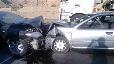 إصابة 10 أشخاص في تصادم سيارتين جنوب الغردقة