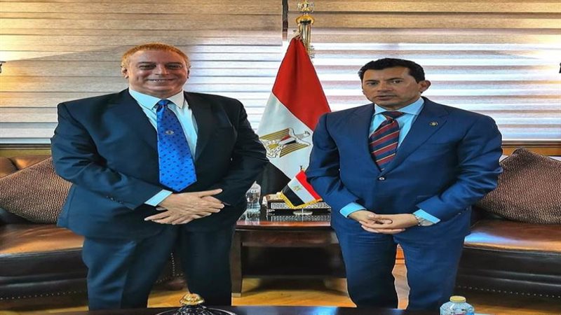 الدكتور أشرف صبحي