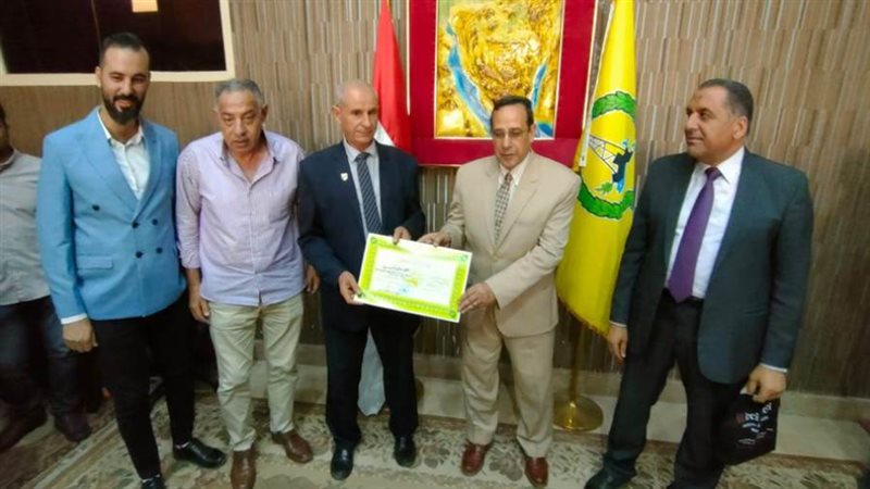 تكريم مدير عام الشؤون