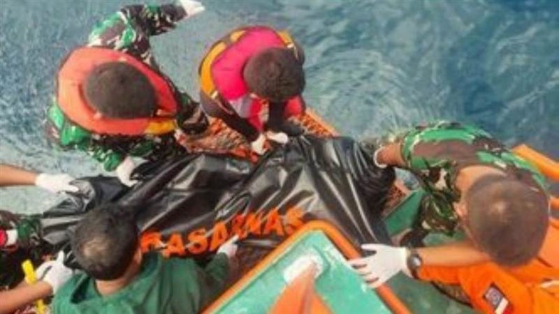 رجال الإنقاذ الاندونيسيين