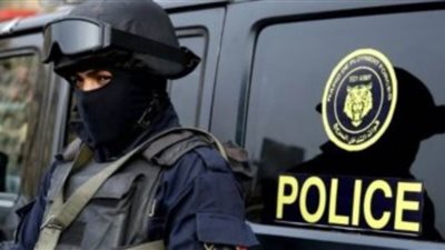 عقب تبادل إطلاق النيران مع الشرطة.. مصرع وضبط عنصرين بحوزتهما أسلحة نارية ومخدرات