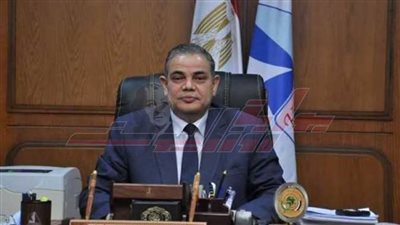 الدسوقي يستعرض أعمال القوافل الطبية التي تنظمها جامعة كفر الشيخ