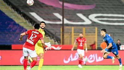 اركنوا الشبعانين نزلوا الناشئين.. جماهير الأهلي تهاجم اللاعبين في مران اليوم