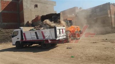 رفع مخلفات القمامة من شوارع سيدي غازي بكفر الشيخ