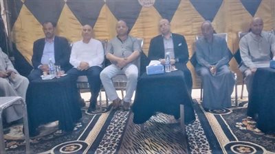 محافظ بني سويف يؤدي واجب العزاء في وفاة رئيس مجلس قروي قمبش