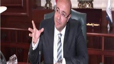 محافظ بني سويف يؤدي واجب العزاء في وفاة رئيس مجلس قروي قمبش 