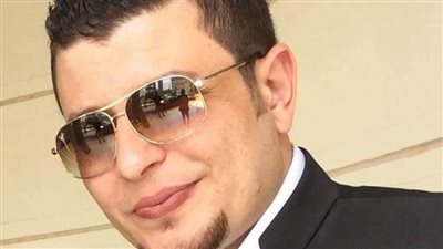 مع الفنانة درة.. الفنان حاتم فايد فرد أمن في مسلسل 