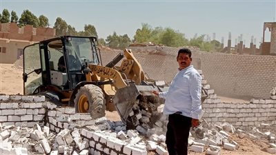 إزالة تعديات على أراضٍ زراعية خلال حملات مكبرة بمراكز أسيوط