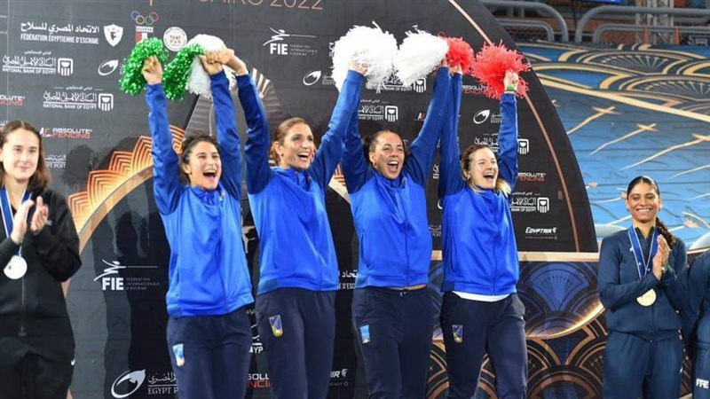 سيدات إيطاليا لسلاح