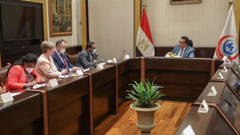 اجتماع وزير الصحة