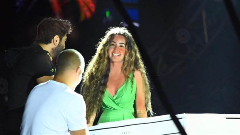 هنا الزاهد ترقص في