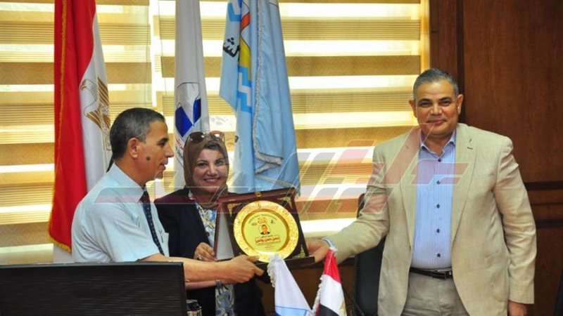 خلال التكريم