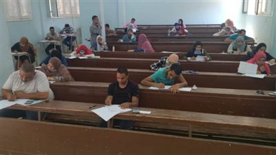57 طالبا وطالبة في امتحانات التعليم المدمج بجامعة الوادي الجديد