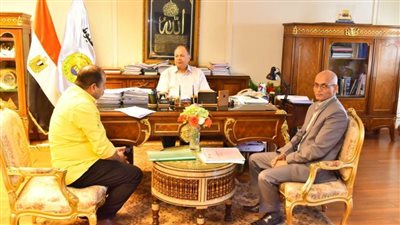 محافظ أسيوط يناقش الخطة التنفيذية للسكان لعام 2022/2023 و آليات مواجهة الزيادة السكانية