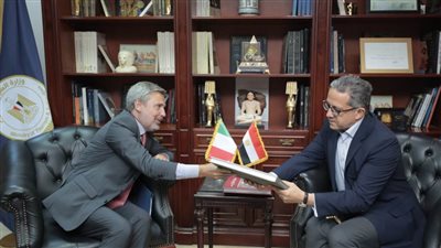 وزير السياحة والآثار يستقبل سفير إيطاليا لبحث سبل التعاون