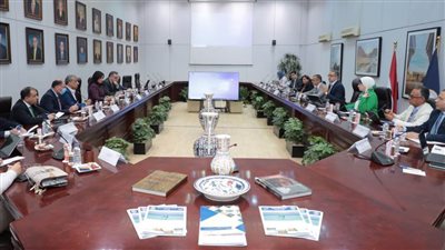 العناني يستكمل اجتماعاته المستمرة استعدادًا لمؤتمر المناخ 