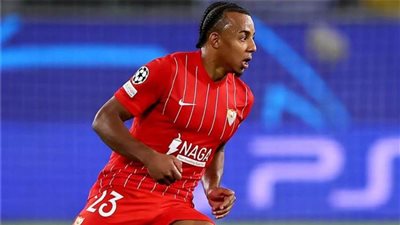 برشلونة يدرس إدارج ديباي في صفقة جول كوندي