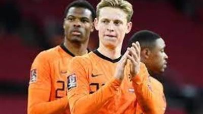 دايلي إكسبريس: دعوات تحث الهولندي دي يونج بمقاضاة برشلونة بسبب 