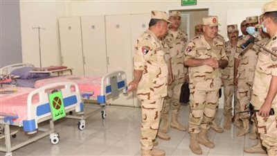 رئيس الأركان يتفقد المنظومة التعليمية والتدريبية بمعهد ضباط الصف المعلمين 