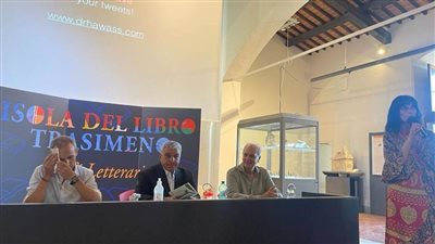 زاهي حواس يلقي محاضرة عن الفرعون الذهبي بإيطاليا