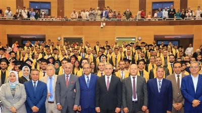 محافظ سوهاج يشهد حفل تخرج الدفعة العاشرة لكلية الهندسة 