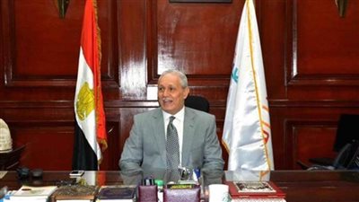 محافظ الأقصر ورئيس الجامعة يضعان حجر الأساس لمشروع 100 فدان والمستشفى الجامعي