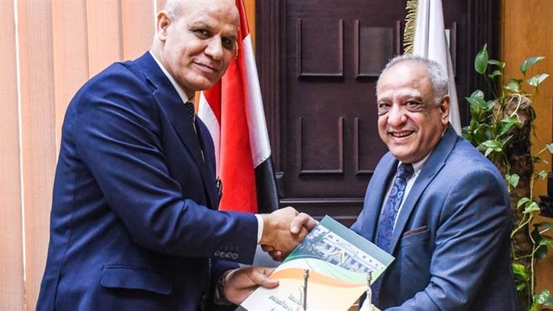 عقب توقيع البروتوكول