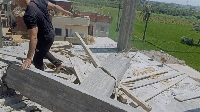 إزالة 14 حالات تعد