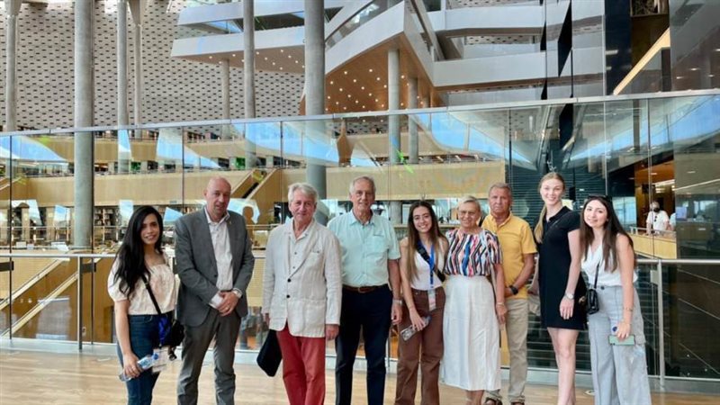 رئيس الدولي للخماسي