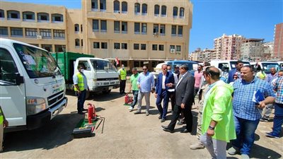 محافظ البحيرة يتفقد جاهزية المعدات والمركبات بمركزي إيتاي البارود وشبراخيت