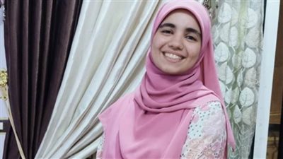 محافظ الشرقية يهنئ الأولى على الجمهورية بالثانوية الأزهرية 