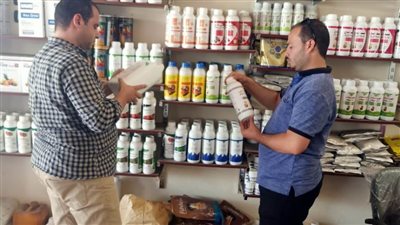 ضبط 525 عبوة مبيدات ومخصبات زراعية غير مسجلة بالبحيرة