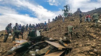 مقتل وإصابة 15 شخصا في انهيار أرضي بطهران