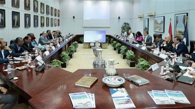 وزيرا السياحة والطيران يبحثان آليات تنشيط الحركة السياحية والجوية